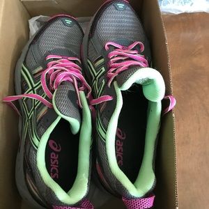 Asics Women’s Size 7 shoe